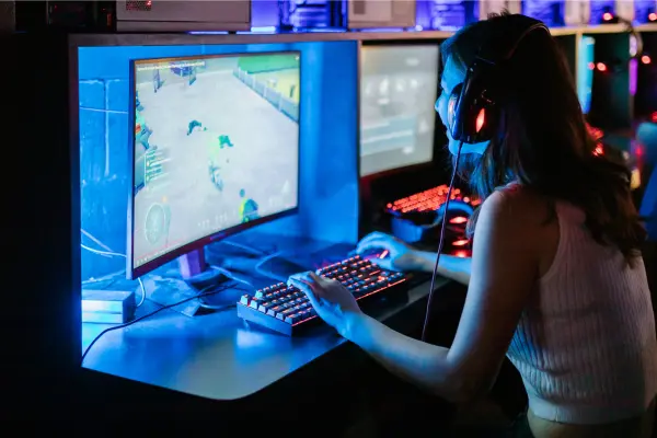 Among Us: O Jogo que Conquistou o Mundo com Simplicidade e Estratégia